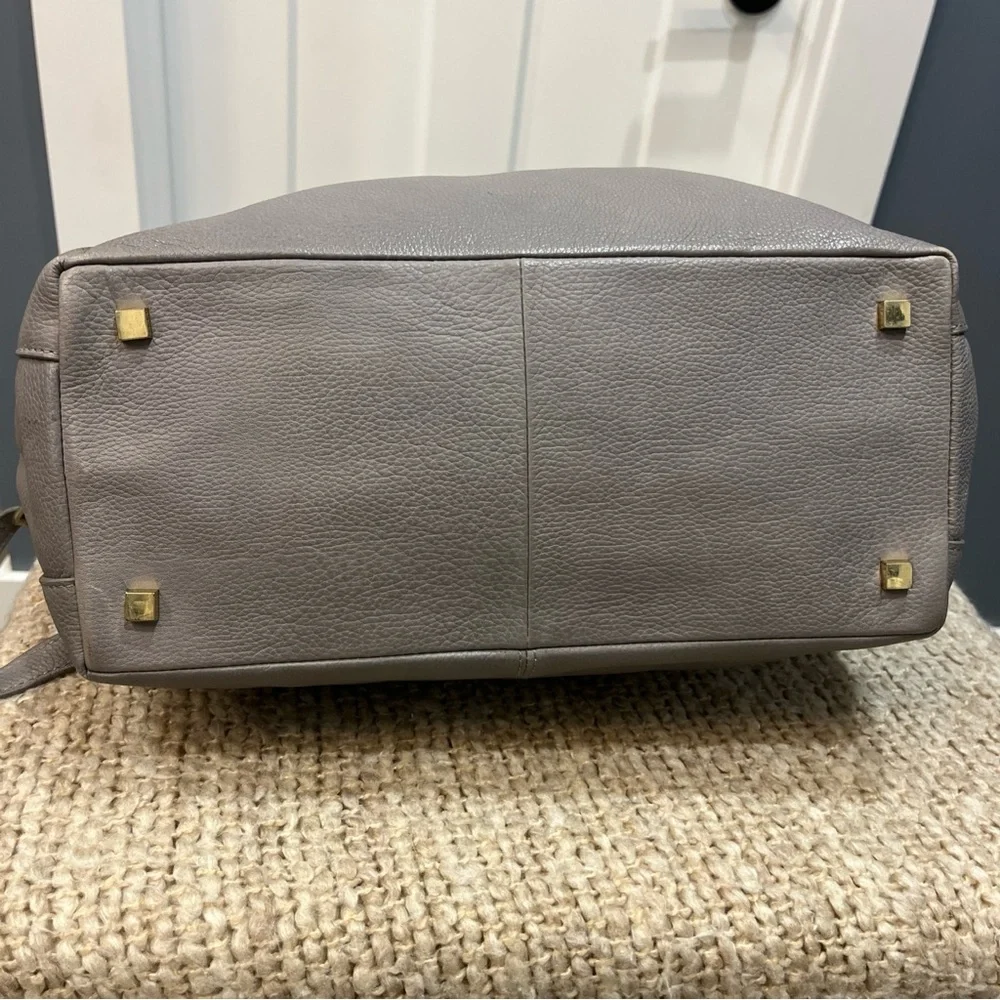 VINCE CAMUTO Large Zip Top Close Satchel Crossbody‎ Strap Pockets Gray